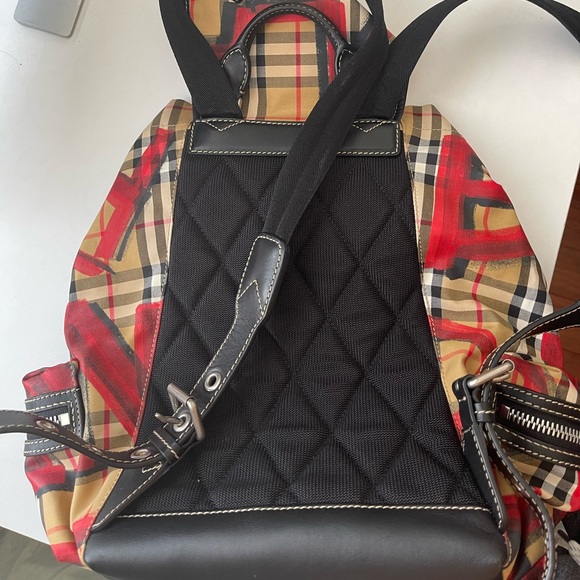 COPY - Backpack - Picture 3 of 9